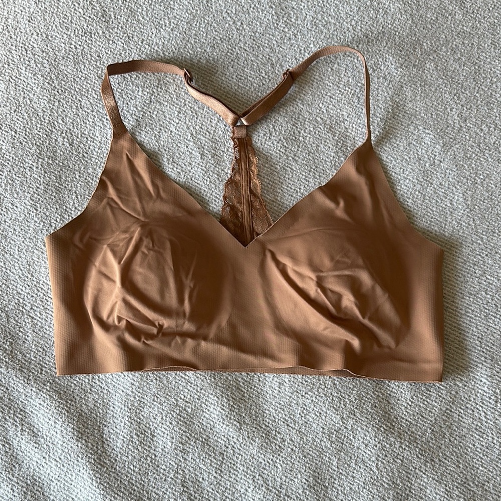 ✨3/$30✨ Victoria's Secret Tan Seamless Racerback Lounge Bra